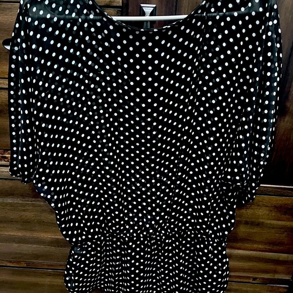 Fun work top! - Picture 2 of 3